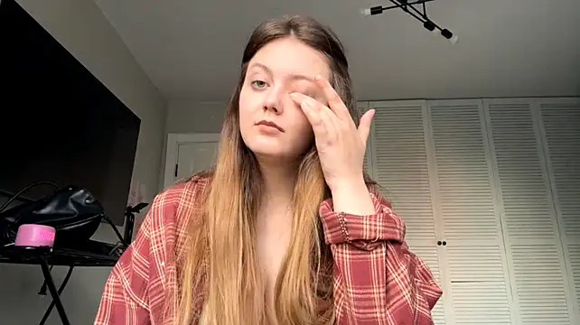 Chat +18 de AttiringHallmark ao vivo