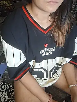 Hot-Priya_babes 网络视讯表演