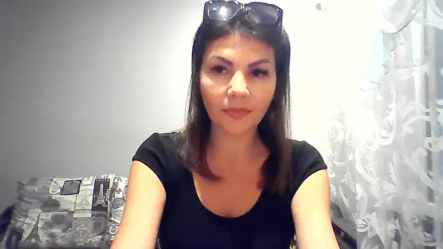 Show modela LyaIcyQ na web-kameri