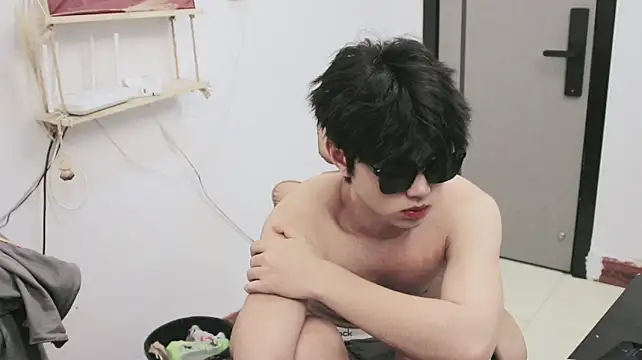 Uu_g Show in webcam
