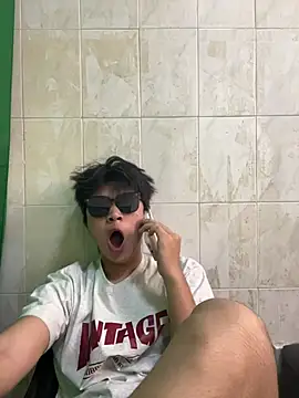 Uu_g Show in webcam
