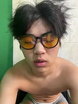 Show modela Uu_g na web-kameri