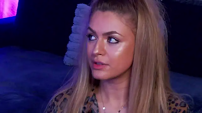 Aveenaquinn Chat XXX live