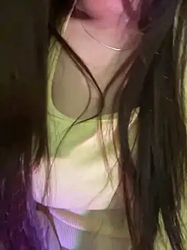 Louvi_'s Live XXX Chat