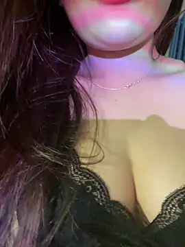 Louvi_ Pertunjukan Webcam