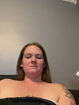 Show modela kaylababyluv na web-kameri