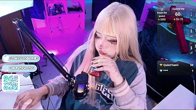 tokydolly's Live XXX Chat