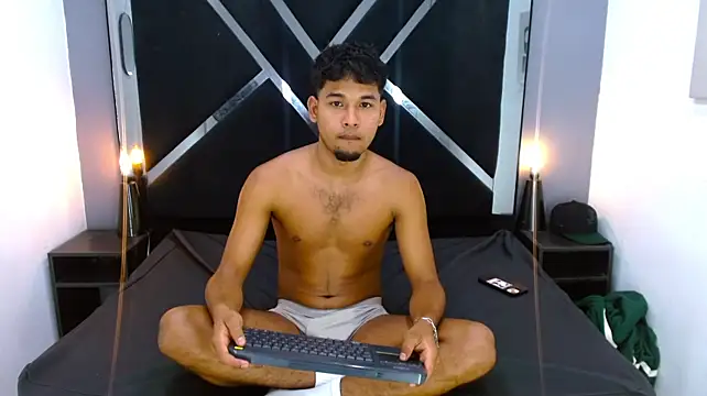 Show de Marius_Ponce na webcam