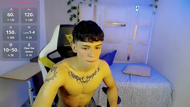 Show modela Liom_Gym na web-kameri