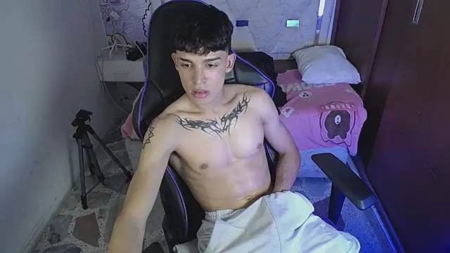 Pertunjukan Kamera Web Liom_Gym