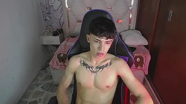Show modela Liom_Gym na web-kameri