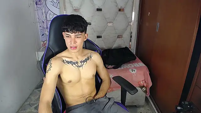 Liom_Gym Adlı Modelin Web Kamerası Şovu