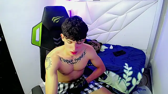 Liom_Gym Pertunjukan Webcam