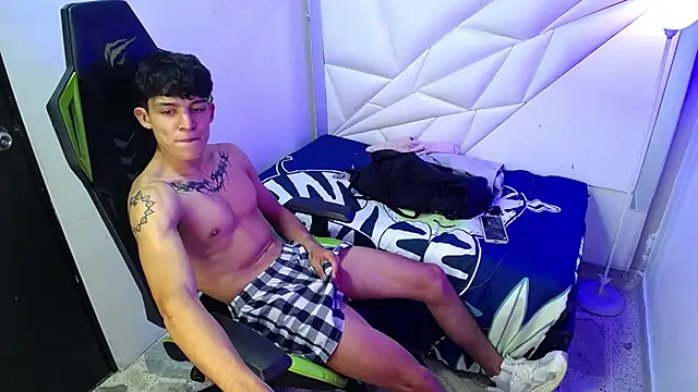 Liom_Gym লাইভ XXX চ্যাট