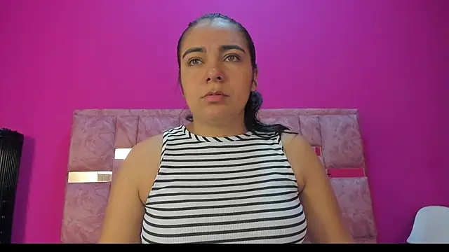 jolie_lovv's Webcam Show