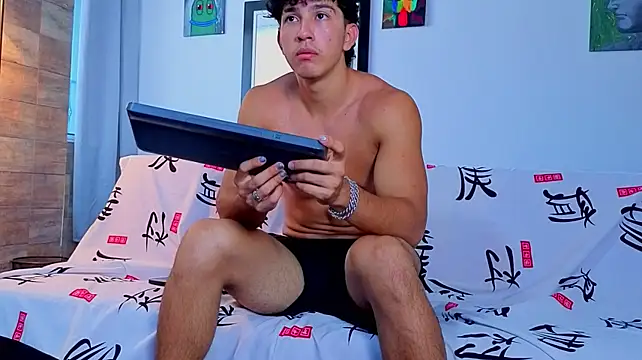 enzorosssi Show in webcam