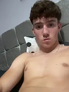 HugoJSK2005 Show in webcam