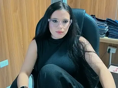 ela-04's Live XXX Chat