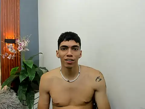 Show modela Rayan_rossi na web-kameri