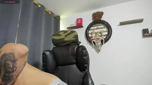 Enzo_Vega's Webcam Show
