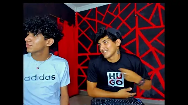 Show de webcam de FRIENDS_LATINOS