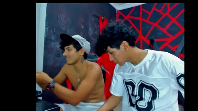 FRIENDS_LATINOS' Webcam Show