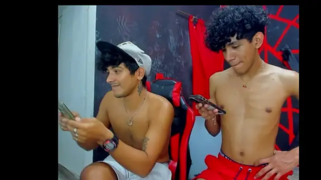 FRIENDS_LATINOSn Webbikameraesitys