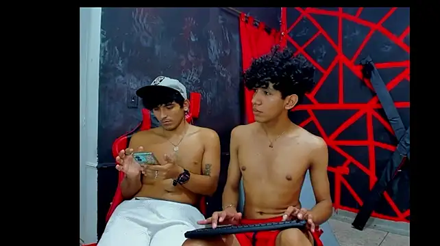 FRIENDS_LATINOS webcam show