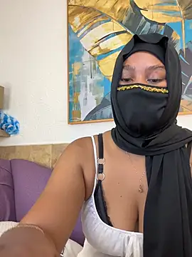 Aylin_arabic Adlı Modelin Canlı XXX Sohbeti