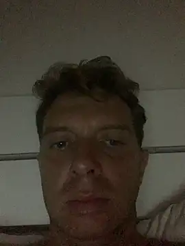 הופעת וובקאם של mmmmmmioo12