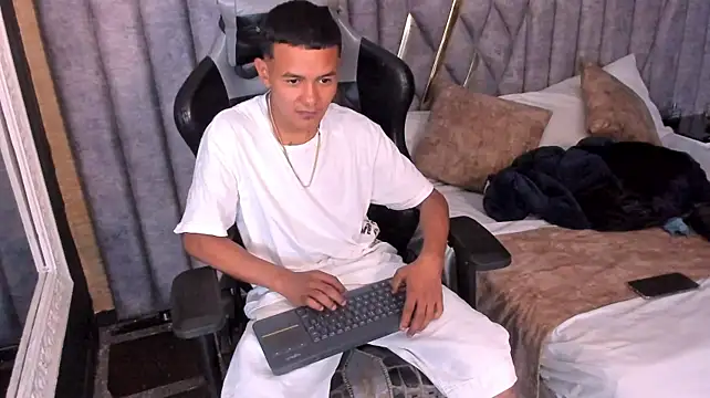 GabrielGandi webcam show