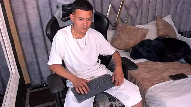GabrielGandi Show in webcam