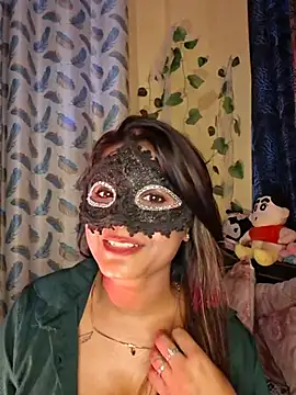 Kiara_97 Adlı Modelin Canlı XXX Sohbeti