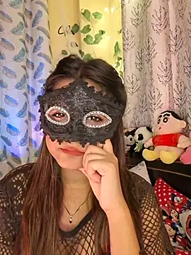 Kiara_97 Show in webcam