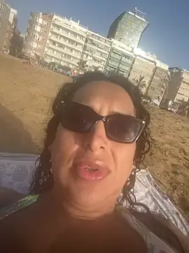 Show modela Melina_lareinax na web-kameri