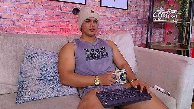 Edward_clarck Show in webcam