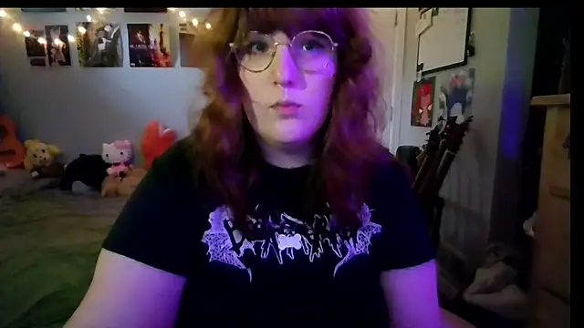 Skyyy3 Show in webcam