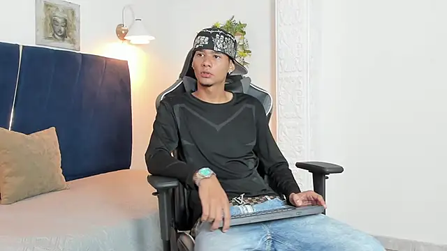 kenix_cum23 Webcam Show