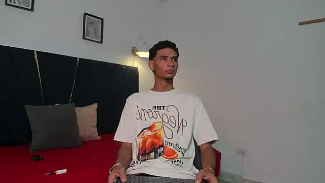 kenix_cum23 Webcam-Show
