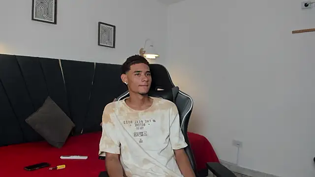 Show modela kenix_cum23 na web-kameri