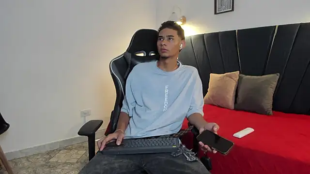 Show modela kenix_cum23 na web-kameri