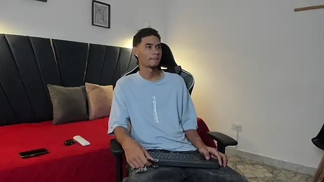 Show de kenix_cum23 na webcam