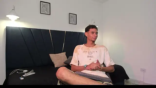 kenix_cum23 Webcam Show