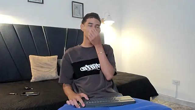 Webkamerová show kenix_cum23