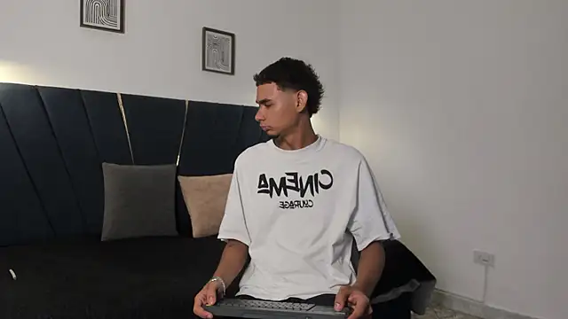 kenix_cum23のウェブカメラショー