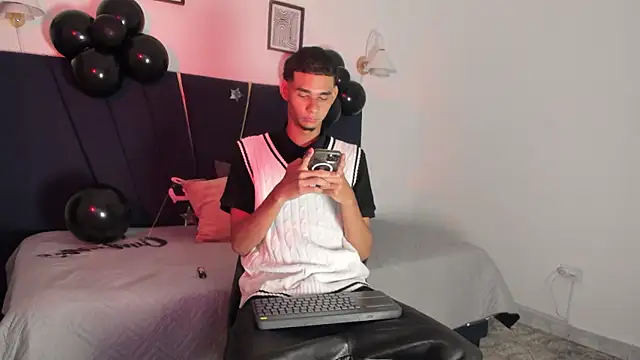 kenix_cum23 Webcam Show