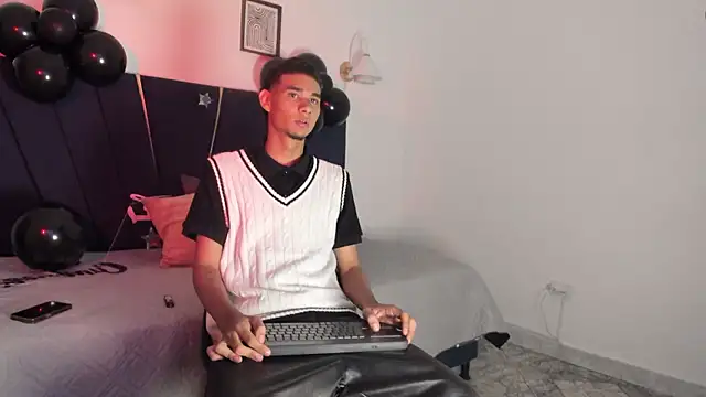 kenix_cum23 Шоу с уебкамера