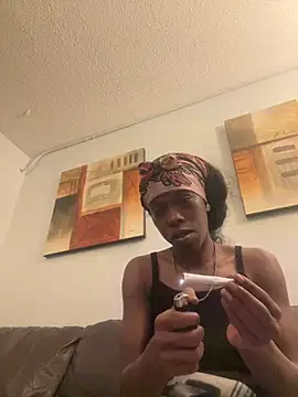 SlimmGoodiee Show in webcam