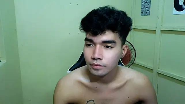 milkehhhh 网络视讯表演