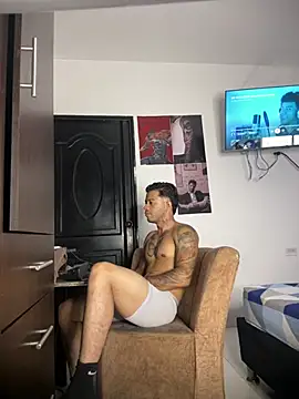 Enzomoretti__ Webcam Show